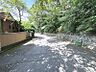 その他：【外観】前面道路からフラットで玄関に入れます。