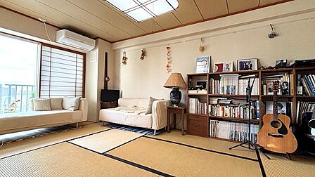 【和室】リビングに面した和室になります。