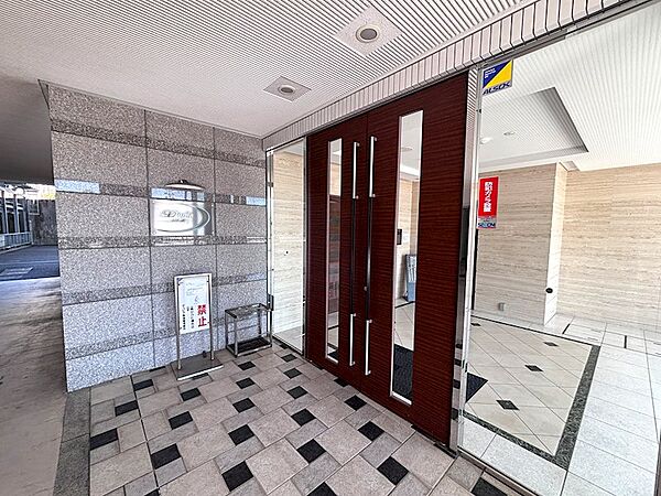 エントランスを拡大表示