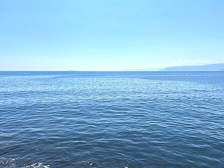 【吉浜海岸】目の前のビーチ「吉浜海岸」まで徒歩約5分。