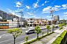 その他：【眺望】前面に高い建物が少なく、空の広がりを感じられる開放的なバルコニー空間です。