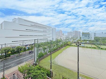 6階から望む、開放的な眺望を日常の一部に。