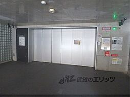10 / 11