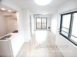 近江鉄道近江本線 八日市駅 3.2kmの賃貸アパート 2階2LDKのリビング/ダイニング