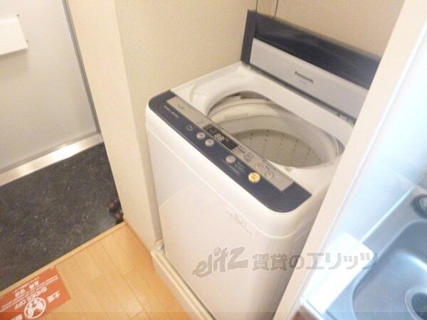 画像17:洗濯機置場