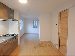 グレイス嵯峨 101 1階1LDKのリビング/ダイニング