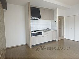 JR山陰本線 太秦駅 徒歩1分の賃貸マンション 4階2LDKのリビング/ダイニング