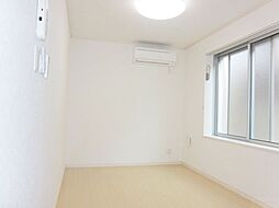 メール 101 1階ワンルームのリビング/ダイニング