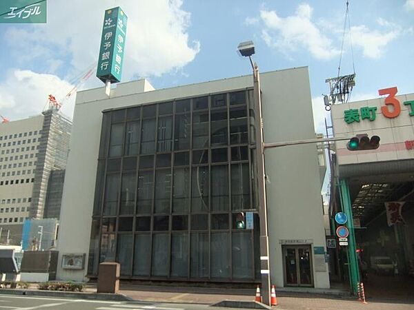 画像26:伊予銀行岡山支店 394m