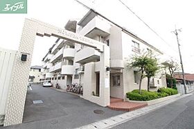 岡山県岡山市北区伊島町2丁目（賃貸マンション3LDK・1階・67.76㎡） その1