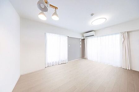 床暖房付きのリビングです※リフォーム後のイメージ画像です。リフォームには別途費用がかかります。