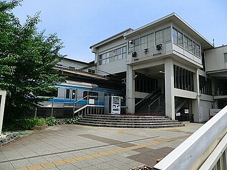 磯子駅(JR 根岸線) 徒歩3分。 240m