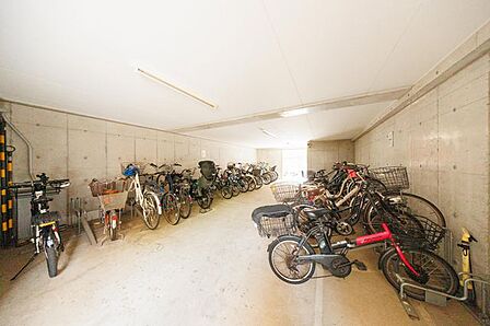 自転車置場※空き状況は担当者までご連絡ください。