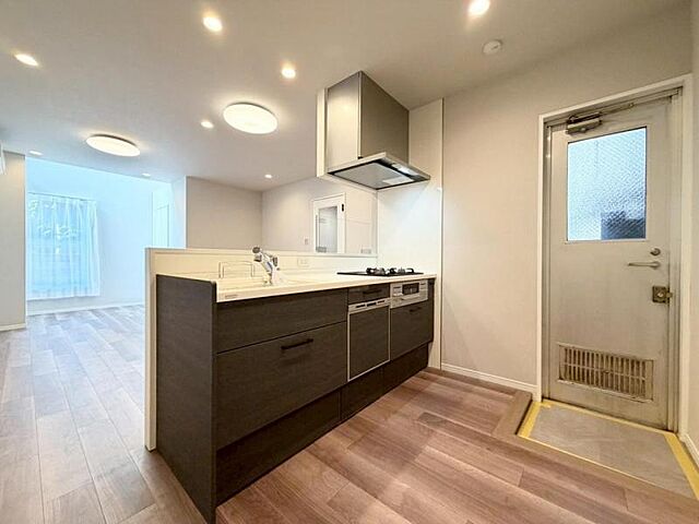 キッチン サンビュー南町 1階/-