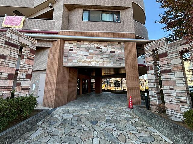 エントランス グランイーグルＷｉｎｇ橋本　贅沢な空間が暮らしを彩る 2階/-