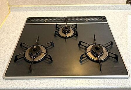 コンロは3口になっております!お料理時間も短くなりもう一品食卓を彩れそうですね!