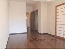 近鉄京都線 向島駅 徒歩3分の賃貸マンション 1階2LDKのリビング/ダイニング