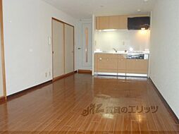 京阪宇治線 観月橋駅 徒歩18分の賃貸マンション 1階2LDKのリビング/ダイニング