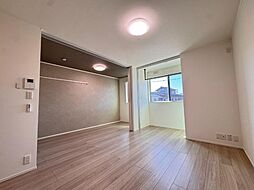 ウィズハイム西松本 201 2階1LDKのリビング/ダイニング