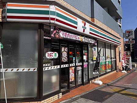 セブンイレブン練馬3丁目店 徒歩3分。 230m