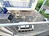 その他：和室窓には柵があり、物干しはかけれます