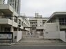 周辺：人気の五条小学校まで約４００ｍ（徒歩５分）です。