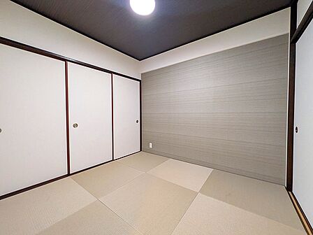 和室約４．５帖：室内リフォーム済みで新築みたいにピッカピカです。