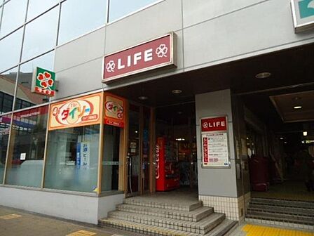 ダイソーライフ篠崎店営業時間9:30~21:00 170m