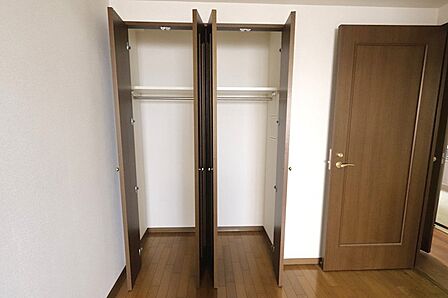 洋室6.4帖