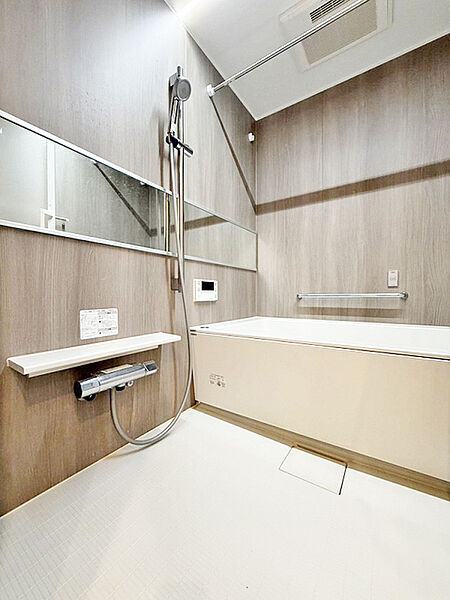 浴室を拡大表示