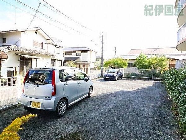 画像10:駐車場