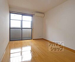 フラッティ京大北 201 2階1Kのリビング/ダイニング