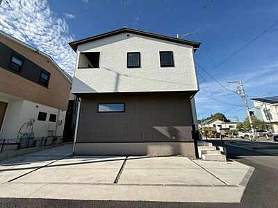 外観:〇●1A号棟外観●〇 平日のご案内も可能です! アイデムホーム南店は緑区役所から徒歩2分! 水曜日も営業しております! 外観:〇●1A号棟外観●〇 平日のご案内も可能です! アイデムホーム南店は緑区役所から徒歩2分! 水曜日も営業しております!