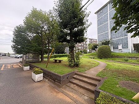 管理体制良好、緑豊かな共用部です