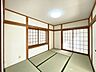 和室：心が和む、畳の香りに包まれる暮らし。現代の住まいに安らぎをプラスする、多用途で便利な和の空間です。