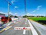 外観：前面道路 平日・土日問わずご案内致します！お気軽にお問合わせ下さい♪ 