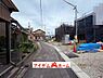外観：前面道路 平日・土日問わずご案内致します！お気軽にお問合わせ下さい♪ 