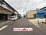 外観：前面道路 平日・土日問わずご案内致します！お気軽にお問合わせ下さい♪ 
