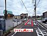 外観：前面道路 平日・土日問わずご案内致します！お気軽にお問合わせ下さい♪ 