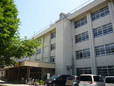 画像27:中学校「尼崎市立塚口中学校まで879m」