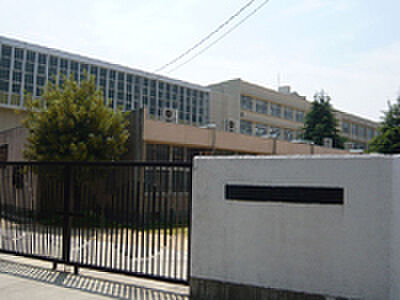 画像26:中学校「尼崎市立園田中学校まで612m」
