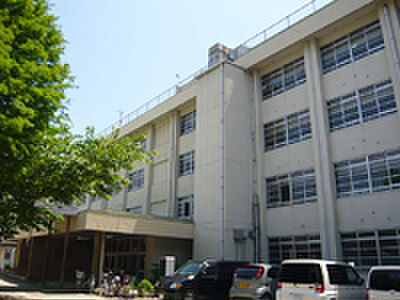 画像26:中学校「尼崎市立塚口中学校まで657m」