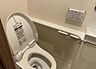 トイレ：トイレは大きさや形、機能、抗菌性などが異なる多種多彩なタイプが各メーカーから出ています。それぞれに良さがあるため、事前にどういったタイプのトイレがいいのかをご家庭内で決めて、内見に行くといいでしょう。