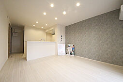 アヴェンセ　C棟 102号室 1階2LDKのリビング/ダイニング