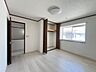 寝室：過ぎ行く時間をゆったりと感じることができる落ちついたプライベートルームです
