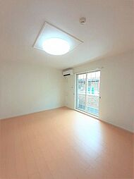 ソレアード 1階ワンルームのリビング/ダイニング