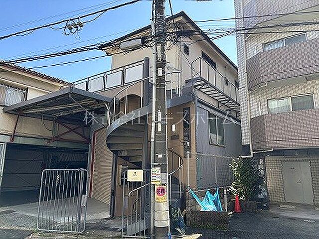 2 / 8