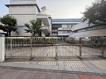 〜横浜市立本町小学校　徒歩7分〜