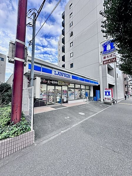 隣のコンビニ