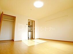 エルシオン 206 2階1Kのリビング/ダイニング